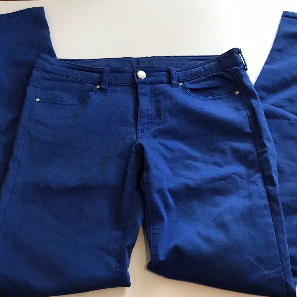 H&M ‘Divided’ blue colored skinny jeggings